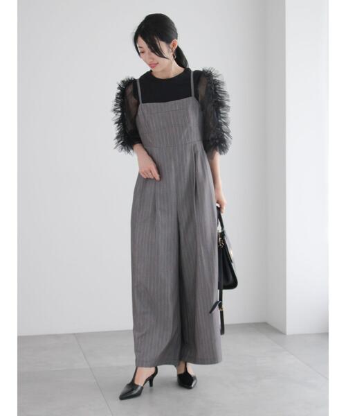 Te chichi（テチチ）の「ピンストライプバックオープンオールインワン