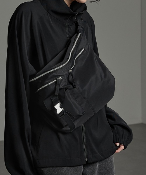 CIYOT（シヨウト）の「【CIYOT-シヨウト-】ファンクショナルポケット撥水ボディショルダーバッグ（ショルダーバッグ・メンズ・ブラック・FREE）」の6枚目の写真