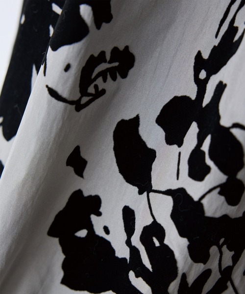 INCEDE（インシード）の「フロッキープリント ナイロンタックスカート（スカート・レディース・ブラック/ホワイト/オフホワイト・M/LL/L）」の13枚目の写真