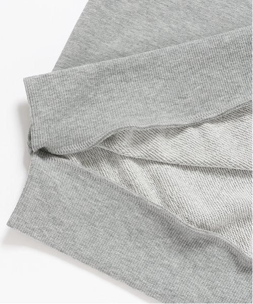 LOVETOXIC(ラブトキシック)の「【LTXC】ラインクロップドトレーナー(スウェット・キッズ・オフホワイト/カーキ/トップグレー/ブラック・L/M/S)」の20枚目の写真