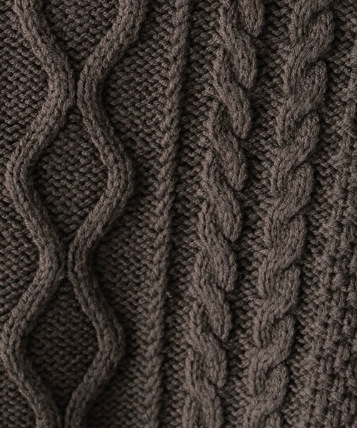 LURAKU】V-neck Short Length Cable Knit / Vネック短丈ケーブルニット