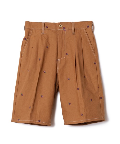 NON TOKYO(ノントーキョー)の「FLOWER EMBROIDERY TUCK SHORTS( feat.UNIVERSALOVERALL)(その他パンツ・レディース・キャメル/アイボリー/ブラック・1/2)」の1枚目の写真