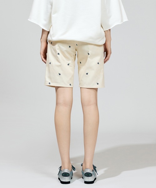 NON TOKYO(ノントーキョー)の「FLOWER EMBROIDERY TUCK SHORTS( feat.UNIVERSALOVERALL)(その他パンツ・レディース・キャメル/アイボリー/ブラック・1/2)」の11枚目の写真