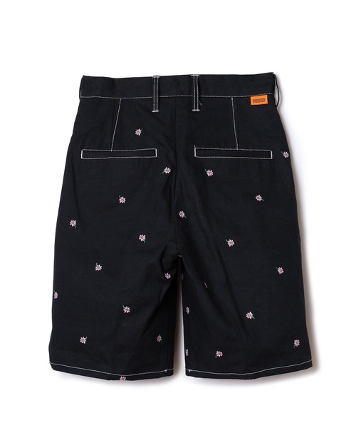 NON TOKYO(ノントーキョー)の「FLOWER EMBROIDERY TUCK SHORTS( feat.UNIVERSALOVERALL)(その他パンツ・レディース・キャメル/アイボリー/ブラック・1/2)」の13枚目の写真