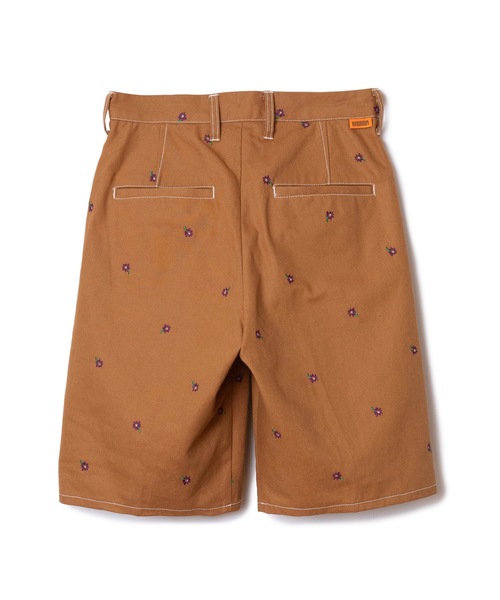 NON TOKYO(ノントーキョー)の「FLOWER EMBROIDERY TUCK SHORTS( feat.UNIVERSALOVERALL)(その他パンツ・レディース・キャメル/アイボリー/ブラック・1/2)」の15枚目の写真
