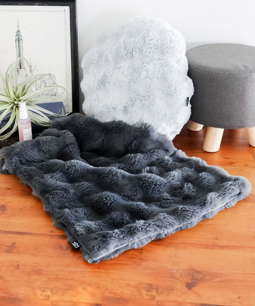 LAKOLE(ラコレ)の「ファーブランケット / 151422(ブランケット・レディース・ホワイト/ブラック/グレー・FREE)」の3枚目の写真