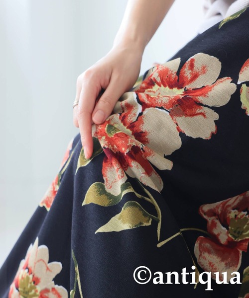antiqua(アンティカ)の「花柄スカート(スカート・レディース・ブラック×レッド/ブラック×ベージュ・ONESIZE)」の8枚目の写真