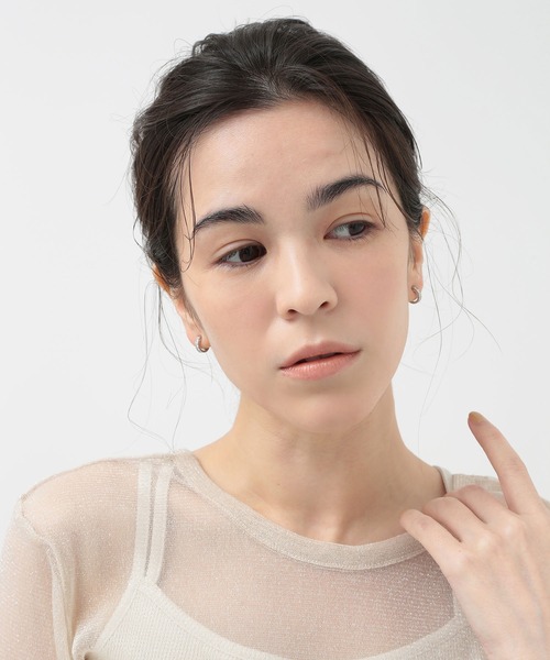 CALIN STANDARD(カリンスタンダード)の「◆金属アレルギー対応◆◆made in japan◆【痛くない】【落ちにくい】【ストレスフリーな着け心地】ビジューライン ミニループフィットイヤリング(イヤリング・レディース・ゴールド/ピンクゴールド/シルバー・FREE)」の4枚目の写真
