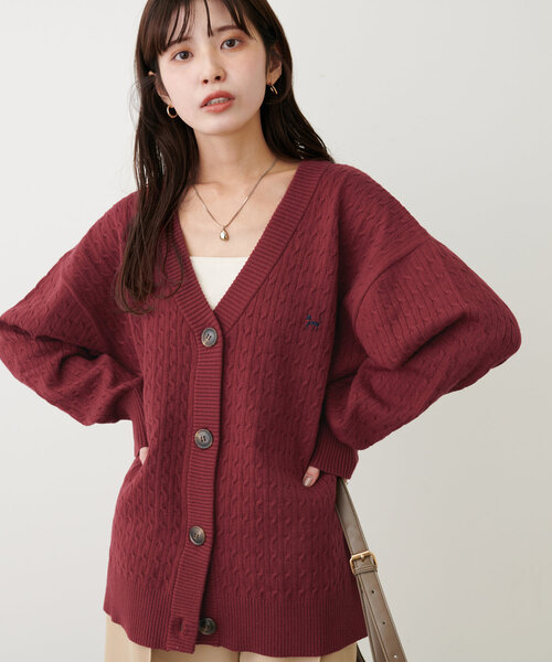 natural couture(ナチュラルクチュール)の「【WEB限定】アニマル刺繍入りケーブルゆるカーデ(カーディガン/ボレロ・レディース・チャコールグレー/アイボリー/グリーン/ボルドー・FREE)」の6枚目の写真