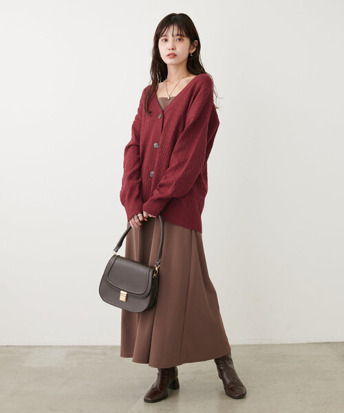 natural couture(ナチュラルクチュール)の「【WEB限定】アニマル刺繍入りケーブルゆるカーデ(カーディガン/ボレロ・レディース・チャコールグレー/アイボリー/グリーン/ボルドー・FREE)」の8枚目の写真
