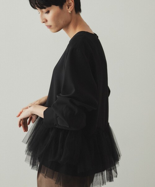 OPAQUE.CLIP（オペークドットクリップ）の「◆チュールドッキング ペプラムブラウス【洗濯機洗い可】（シャツ/ブラウス・レディース・ブラック/ナチュラル/ブルー・38/40/42）」の4枚目の写真