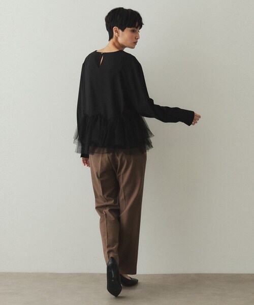 OPAQUE.CLIP（オペークドットクリップ）の「◆チュールドッキング ペプラムブラウス【洗濯機洗い可】（シャツ/ブラウス・レディース・ブラック/ナチュラル/ブルー・38/40/42）」の6枚目の写真