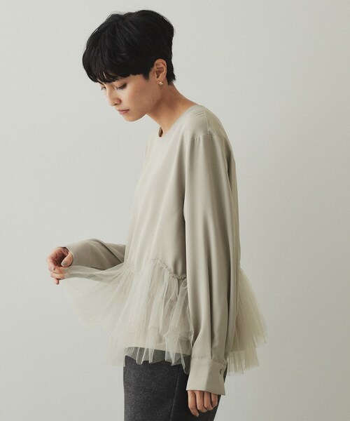 OPAQUE.CLIP（オペークドットクリップ）の「◆チュールドッキング ペプラムブラウス【洗濯機洗い可】（シャツ/ブラウス・レディース・ブラック/ナチュラル/ブルー・38/40/42）」の8枚目の写真