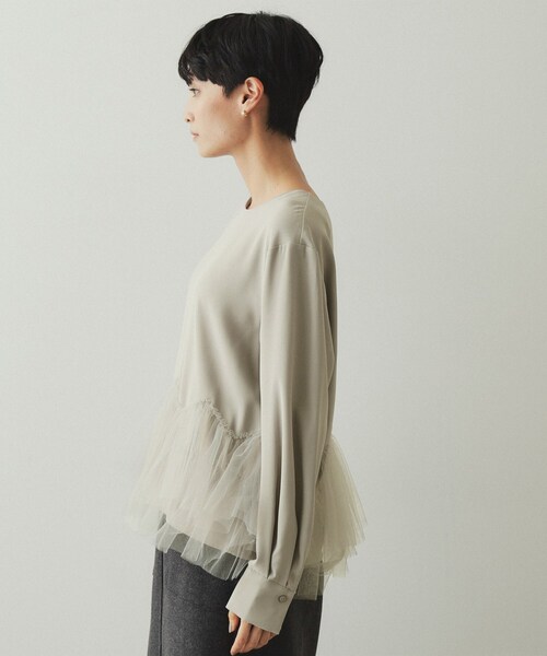 OPAQUE.CLIP（オペークドットクリップ）の「◆チュールドッキング ペプラムブラウス【洗濯機洗い可】（シャツ/ブラウス・レディース・ブラック/ナチュラル/ブルー・38/40/42）」の17枚目の写真