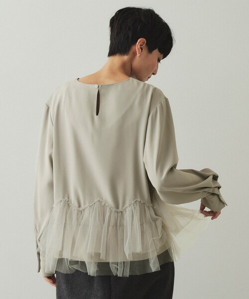 OPAQUE.CLIP（オペークドットクリップ）の「◆チュールドッキング ペプラムブラウス【洗濯機洗い可】（シャツ/ブラウス・レディース・ブラック/ナチュラル/ブルー・38/40/42）」の18枚目の写真