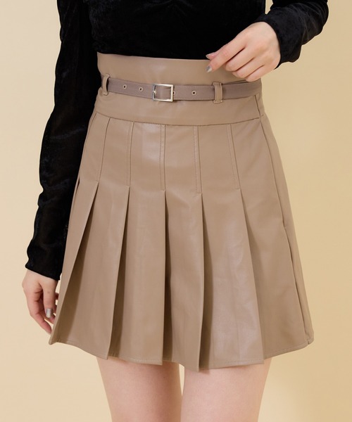 【セール】フェイクレザータックプリーツミニスカート（スカート）｜REDYAZEL（レディアゼル）