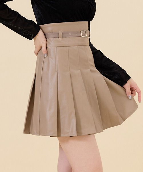 【セール】フェイクレザータックプリーツミニスカート（スカート）｜REDYAZEL（レディアゼル）