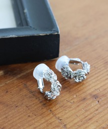 niko and...（ニコアンド）の「メタルローズイヤリング（イヤリング）」