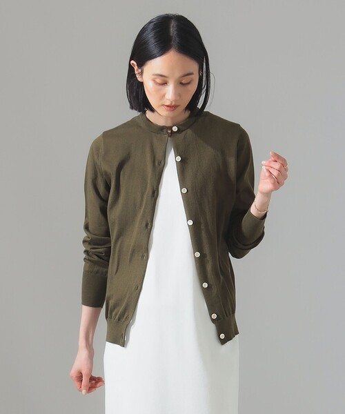 Demi-Luxe BEAMS(デミルクス ビームス)の「【別注】SLOANE / 18ゲージ 天竺 クルーネック カーディガン(ニット/セーター・レディース・カーキ/ブラック・1/2)」の15枚目の写真