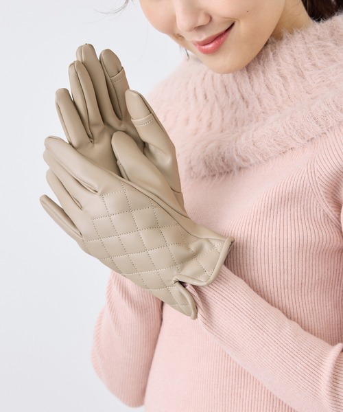 ROPE' PICNIC(ロペピクニック)の「シンセティックレザーキルティンググローブ(手袋・レディース・ベージュ系その他/ブラック・FREE)」の2枚目の写真