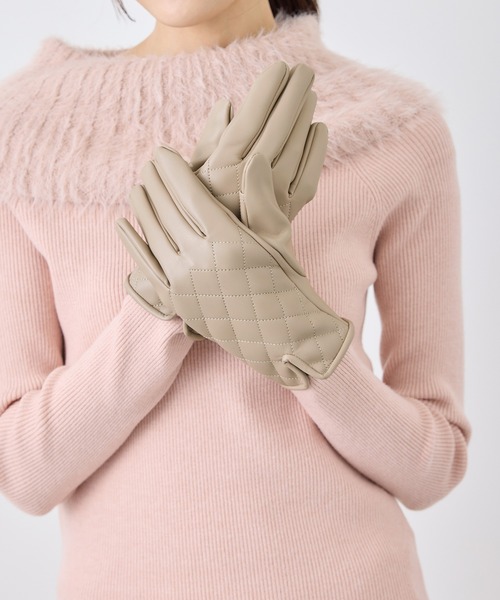 ROPE' PICNIC(ロペピクニック)の「シンセティックレザーキルティンググローブ(手袋・レディース・ベージュ系その他/ブラック・FREE)」の4枚目の写真