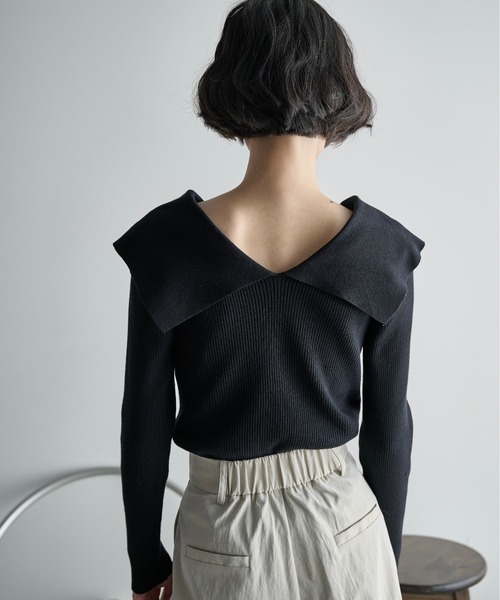 THE YOn（ザヨン）の「ビックカラーリブニットトップス（ニット/セーター・レディース・オフホワイト/グレー/ホワイト×ブラック/ブラック・FREE）」の14枚目の写真