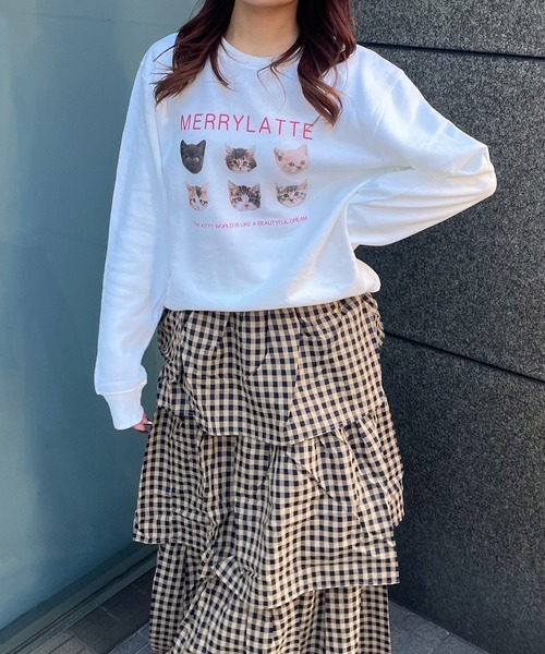 merrylatte(メリーラテ)の「【軽量】子猫プリントトレーナー スウェット(スウェット・レディース・ホワイト・LARGE/SMALL)」の2枚目の写真