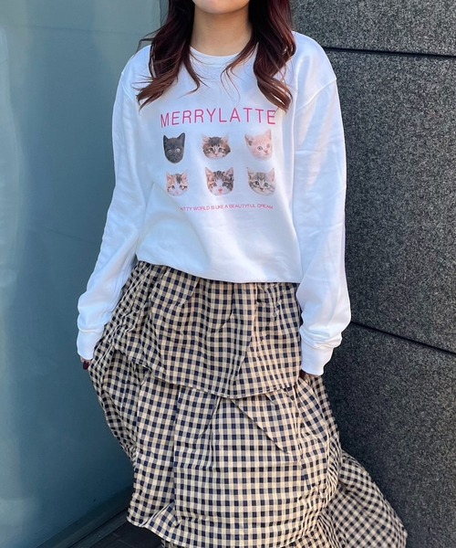 merrylatte(メリーラテ)の「【軽量】子猫プリントトレーナー スウェット(スウェット・レディース・ホワイト・LARGE/SMALL)」の4枚目の写真