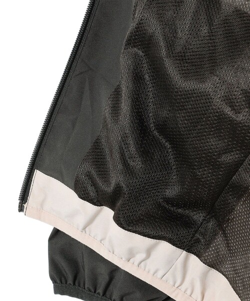 SHIPS Colors(シップス カラーズ)の「SHIPS Colors:〈撥水/防風〉AllWeatherTex マウンテンパーカー◇(マウンテンパーカー・レディース・ブラック/オフホワイト/ライトグリーン/キャメル・ONE SIZE)」の15枚目の写真