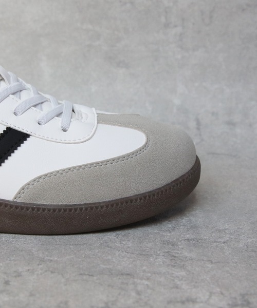 ８(eight)（エイト）の「2本ライン レトロミュールスニーカー（スニーカー・メンズ・ホワイト×ブラック/ブラック×ホワイト・25.0cm/25.5cm/26.0cm/26.5cm/27.0cm/28.0cm）」の16枚目の写真