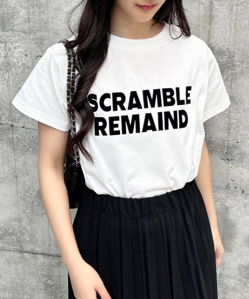 INGNI（イング）の「【WEB限定】ロゴプリントTシャツ（Tシャツ/カットソー・レディース・チャコールグレー/ホワイト×ブラック/ホワイト系その他/ブラック×シルバー/ホワイト×シルバー/ホワイト系5/ピンク系2/ピンク系9・M）」の2枚目の写真