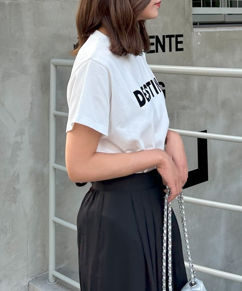 INGNI（イング）の「【WEB限定】ロゴプリントTシャツ（Tシャツ/カットソー・レディース・チャコールグレー/ホワイト×ブラック/ホワイト系その他/ブラック×シルバー/ホワイト×シルバー/ホワイト系5/ピンク系2/ピンク系9・M）」の13枚目の写真