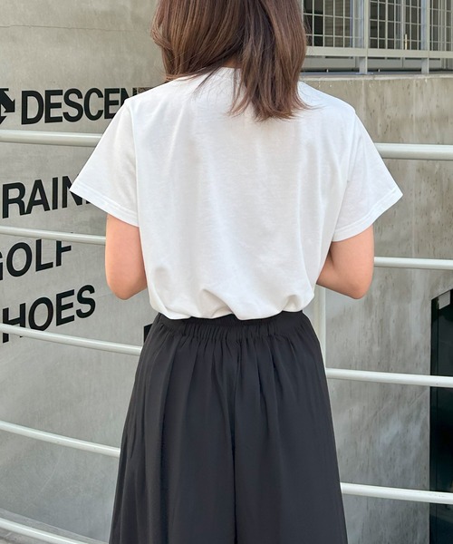 INGNI（イング）の「【WEB限定】ロゴプリントTシャツ（Tシャツ/カットソー・レディース・チャコールグレー/ホワイト×ブラック/ホワイト系その他/ブラック×シルバー/ホワイト×シルバー/ホワイト系5/ピンク系2/ピンク系9・M）」の14枚目の写真