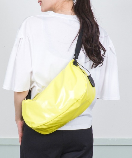 Jack Gomme（ジャックゴム）の「【JACK GOMME/ジャックゴム】メッセンジャー　ショルダーバッグ LIRIS（ショルダーバッグ・レディース・ゴールド/ライトブルー/ホワイト/レッド/ブラック/カーキ/ブルー/ライトイエロー/ブラウン/ガンメタ・FREE）」の7枚目の写真