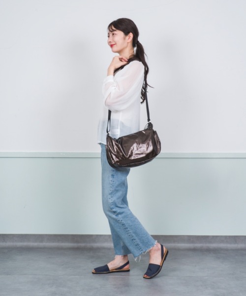 Jack Gomme（ジャックゴム）の「【JACK GOMME/ジャックゴム】メッセンジャー　ショルダーバッグ LIRIS（ショルダーバッグ・レディース・ゴールド/ライトブルー/ホワイト/レッド/ブラック/カーキ/ブルー/ライトイエロー/ブラウン/ガンメタ・FREE）」の16枚目の写真