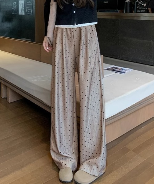 Mejoul（メジュール）の「ハートストライプ柄イージーパンツ（その他パンツ・レディース・ライトグレー/ブラウン/グレー・M/L）」の3枚目の写真