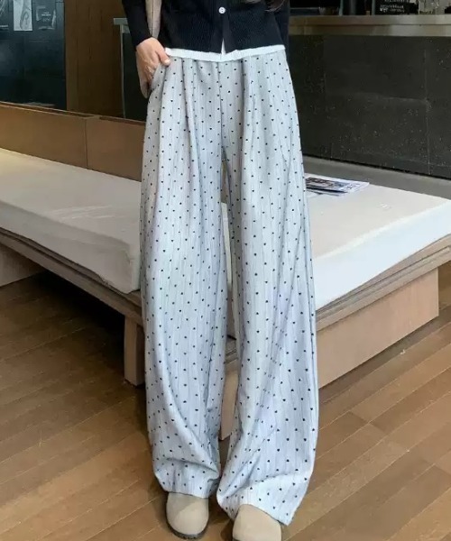 Mejoul（メジュール）の「ハートストライプ柄イージーパンツ（その他パンツ・レディース・ライトグレー/ブラウン/グレー・M/L）」の4枚目の写真