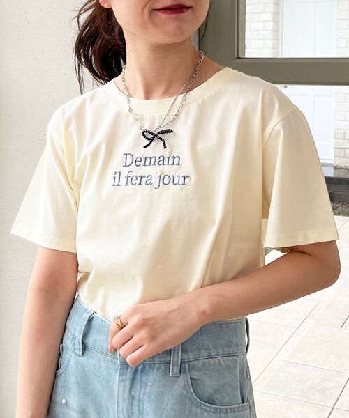 MAJESTIC LEGON(マジェスティックレゴン)の「パール付きクロップドロゴTシャツ(Tシャツ/カットソー・レディース・イエロー/ピンク/オフホワイト/レッド/ブラック・MEDIUM)」の4枚目の写真
