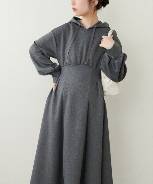 natural couture(ナチュラルクチュール)の「【WEB限定】ハイウエストダンボールフード付きワンピース(ワンピース・レディース・ブラック/ベージュ/ブルー/チャコールグレー/ピンク系その他・FREE)」の10枚目の写真