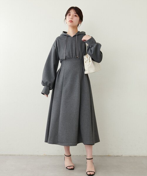 natural couture(ナチュラルクチュール)の「【WEB限定】ハイウエストダンボールフード付きワンピース(ワンピース・レディース・ブラック/ベージュ/ブルー/チャコールグレー/ピンク系その他・FREE)」の13枚目の写真
