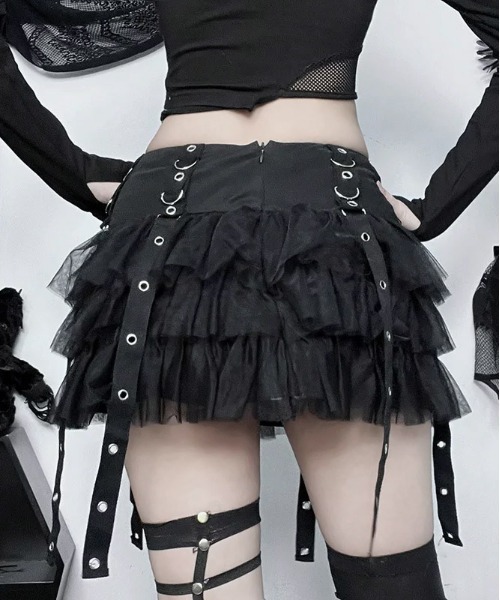 .KOM（ドットコム）の「『.KOM/ドットケーオーエム』Dカンフリルスカート【Y】【CN】（スカート・レディース・ブラック・S）」の3枚目の写真