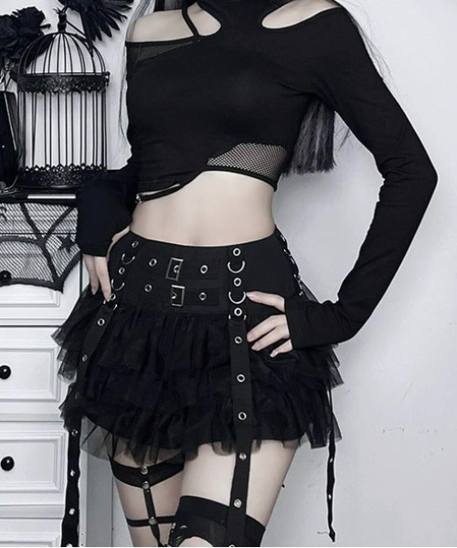 .KOM（ドットコム）の「『.KOM/ドットケーオーエム』Dカンフリルスカート【Y】【CN】（スカート・レディース・ブラック・S）」の4枚目の写真