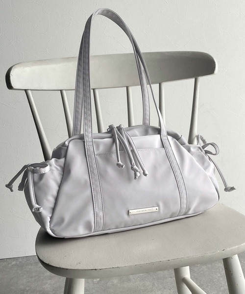 classicalelf（クラシカルエルフ）の「軽い・入る・かわいい。三拍子そろった万能バッグ。ロゴプレート使いリボンミニボストンバッグ（ハンドバッグ・レディース・ライトグレー/ブラック・ONE SIZE）」の16枚目の写真