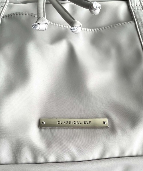 classicalelf（クラシカルエルフ）の「軽い・入る・かわいい。三拍子そろった万能バッグ。ロゴプレート使いリボンミニボストンバッグ（ハンドバッグ・レディース・ライトグレー/ブラック・ONE SIZE）」の17枚目の写真