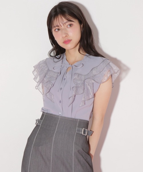 JILL by JILL STUART（ジルバイジルスチュアート）の「◇ケープフリルフレアスリーブブラウス（シャツ/ブラウス・レディース・ブルー/ブラック/ホワイト・FREE）」の3枚目の写真