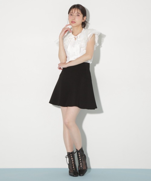 JILL by JILL STUART（ジルバイジルスチュアート）の「◇ケープフリルフレアスリーブブラウス（シャツ/ブラウス・レディース・ブルー/ブラック/ホワイト・FREE）」の6枚目の写真