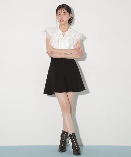 JILL by JILL STUART（ジルバイジルスチュアート）の「◇ケープフリルフレアスリーブブラウス（シャツ/ブラウス・レディース・ブルー/ブラック/ホワイト・FREE）」の7枚目の写真