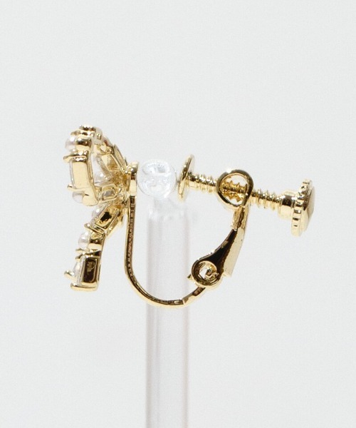 flower（フラワー）の「ビジューリボンイヤリング（イヤリング・レディース・ゴールド・FREE）」の2枚目の写真