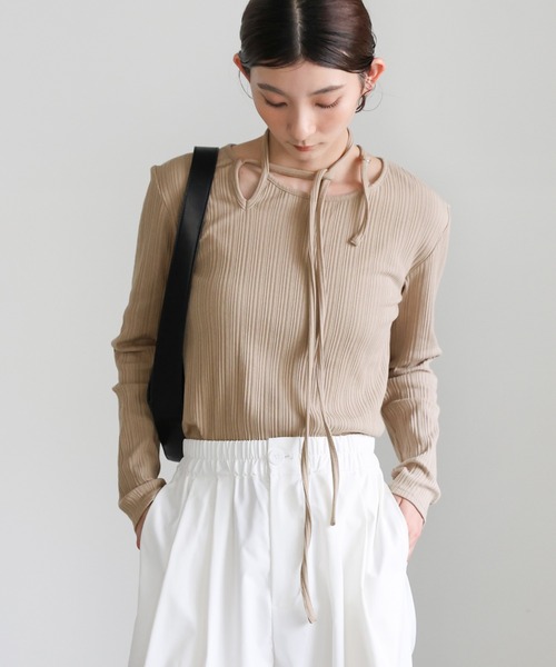 select MOCA(セレクトモカ)の「チョーカーリブトップス(Tシャツ/カットソー・レディース・グレイッシュベージュ/オフホワイト/ブラック・FREE)」の19枚目の写真