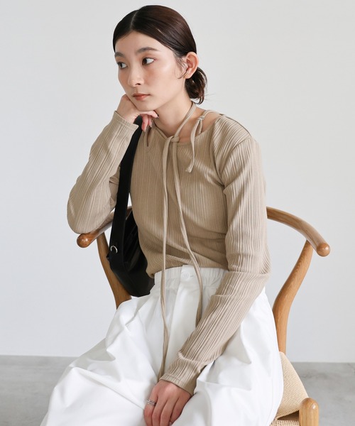 select MOCA(セレクトモカ)の「チョーカーリブトップス(Tシャツ/カットソー・レディース・グレイッシュベージュ/オフホワイト/ブラック・FREE)」の16枚目の写真
